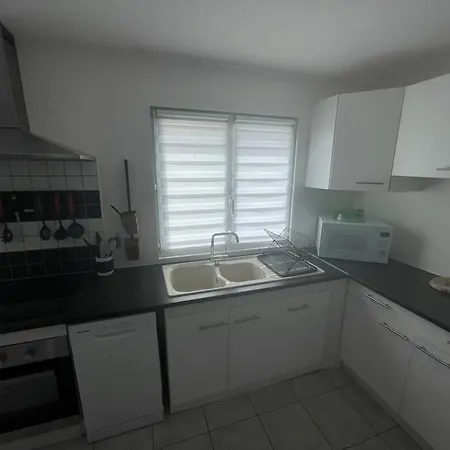 Jolie Petite Maison De “ch'quai D'gare” * 뤼