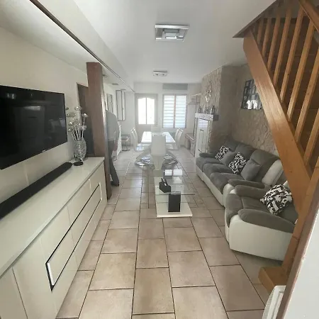 Jolie Petite Maison De “ch'quai D'gare” بيت للعطل رو